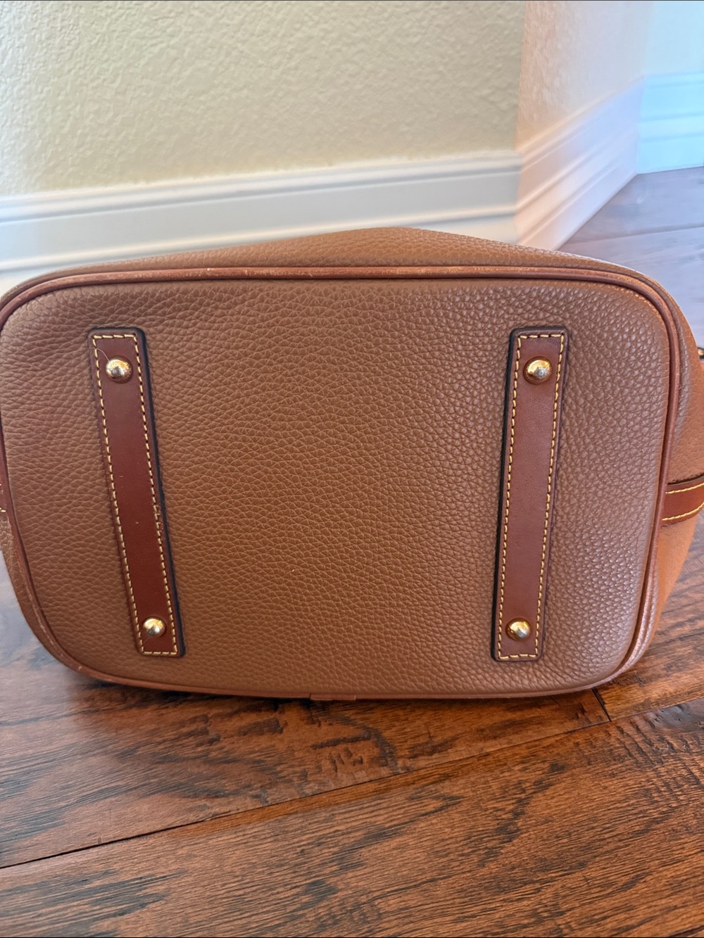 Dooney & Bourke Tan EUC Leather Drawstring Bucket Bag - Picture 3 of 8